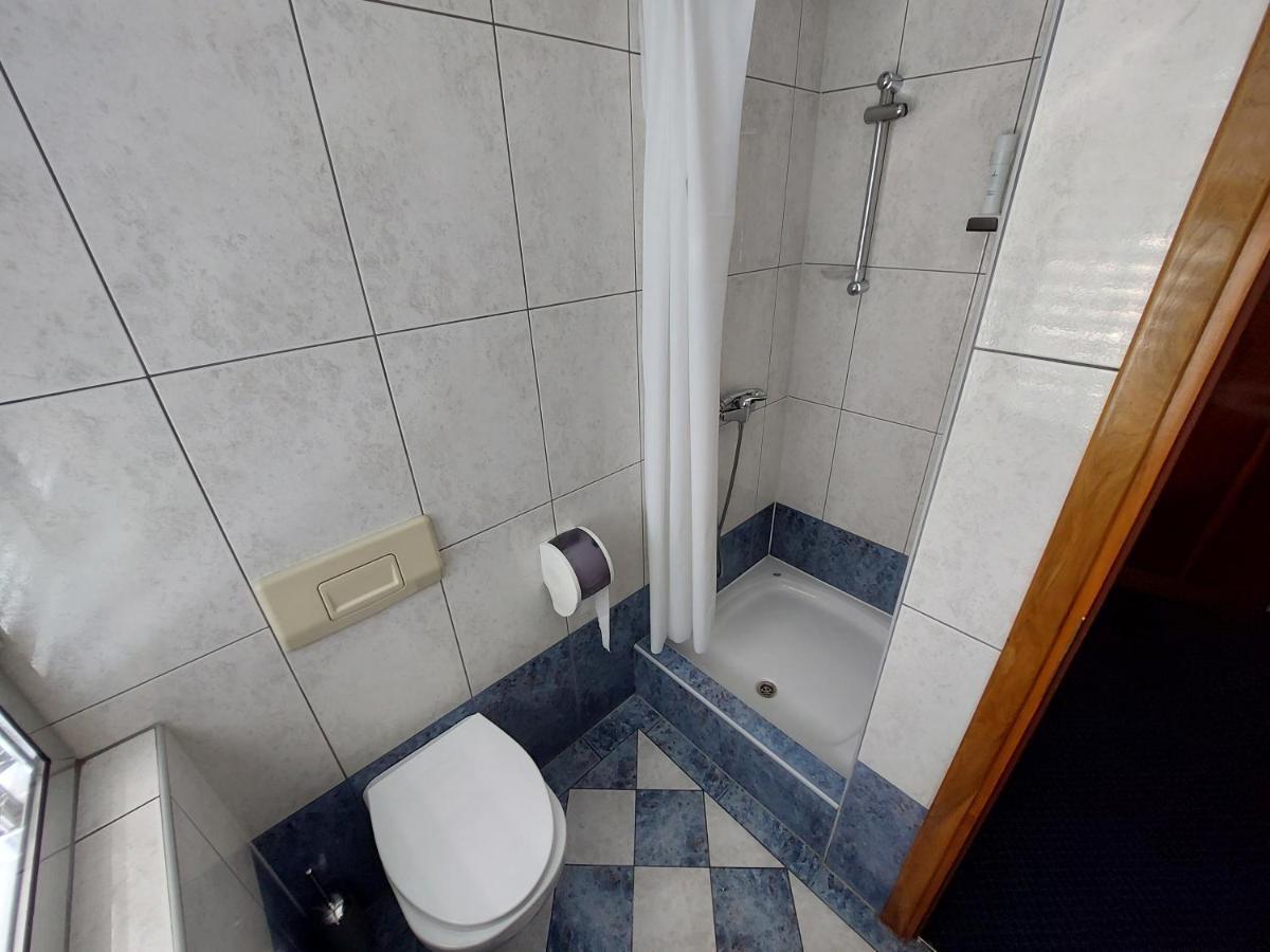 Hotel Brass- Free Parking Сараево Экстерьер фото