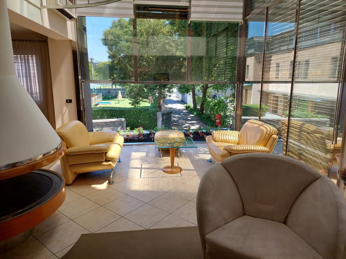 Hotel Brass- Free Parking Сараево Экстерьер фото
